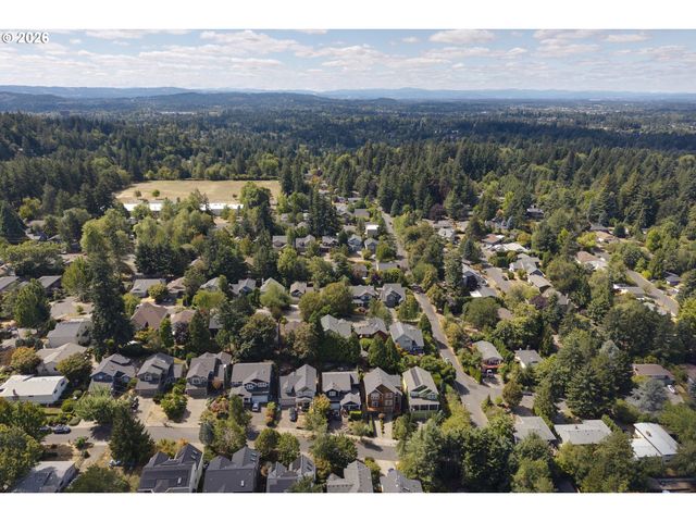 8817 Sw 49TH Ave, Portland, OR 97219
