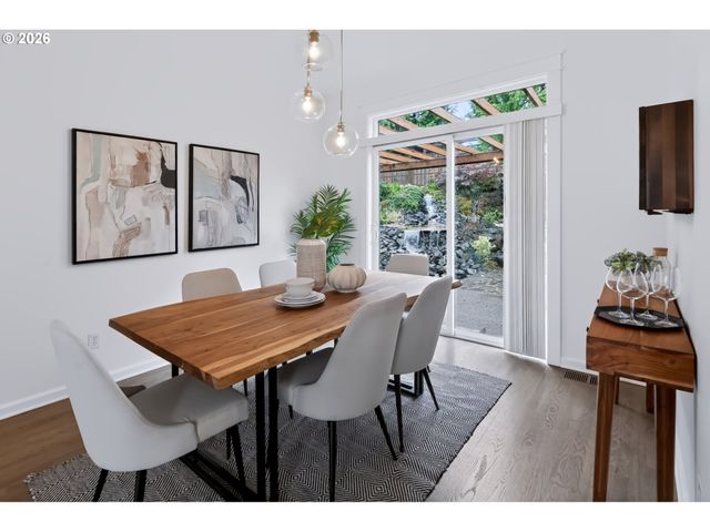 8817 Sw 49TH Ave, Portland, OR 97219