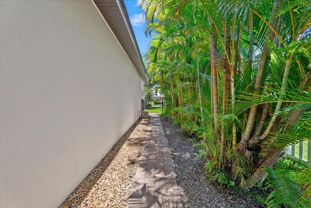 220 DOVE TRAIL, Bradenton, FL 34212