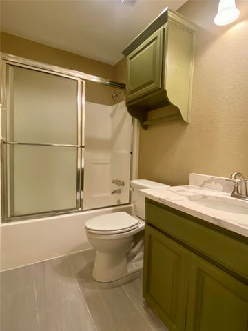 805 Lynn Street, Bonham, TX 75418