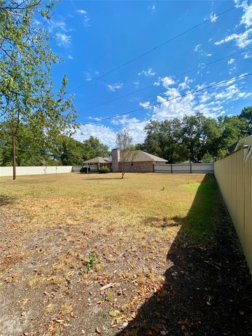 805 Lynn Street, Bonham, TX 75418