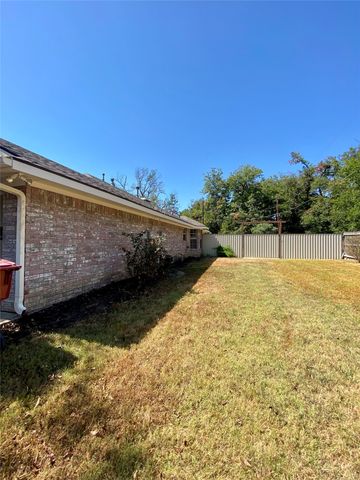 805 Lynn Street, Bonham, TX 75418