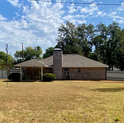 805 Lynn Street, Bonham, TX 75418