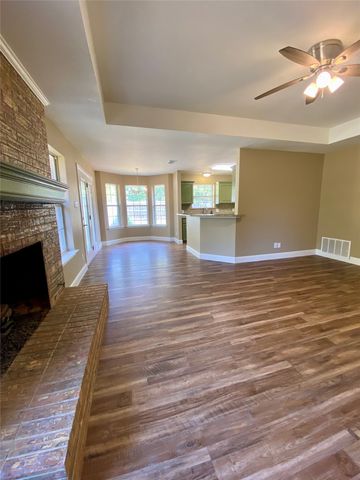 805 Lynn Street, Bonham, TX 75418