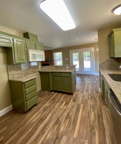 805 Lynn Street, Bonham, TX 75418