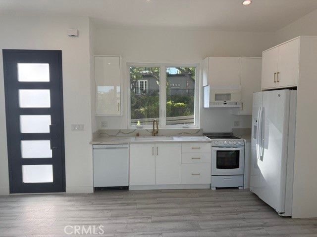 4724 El Caballero Drive, Tarzana, CA 91356