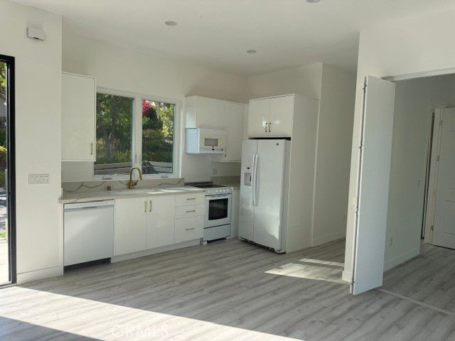 4724 El Caballero Drive, Tarzana, CA 91356