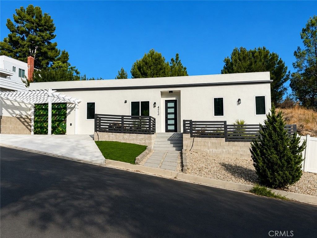 4724 El Caballero Drive, Tarzana, CA 91356