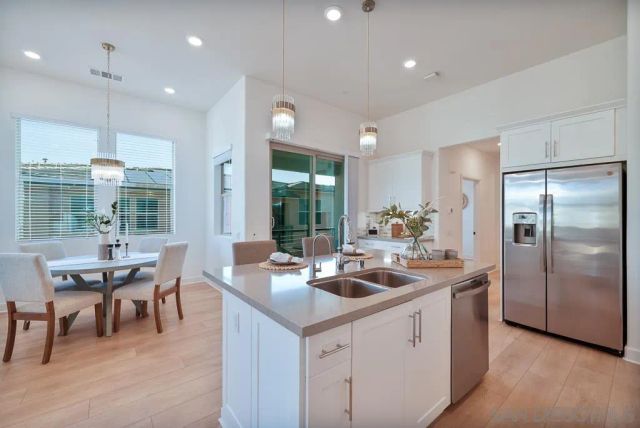 16750 Coyote Bush Dr 58, San Diego, CA 92127