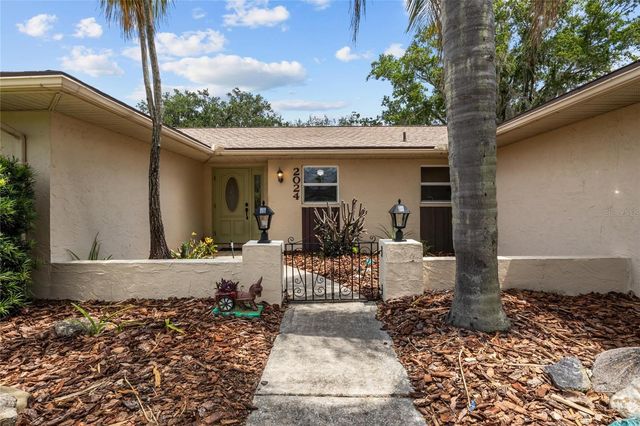 2024 CHARNES COURT, Lakeland, FL 33813