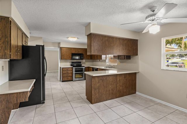 2024 CHARNES COURT, Lakeland, FL 33813