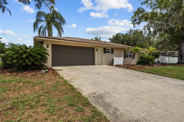 2024 CHARNES COURT, Lakeland, FL 33813