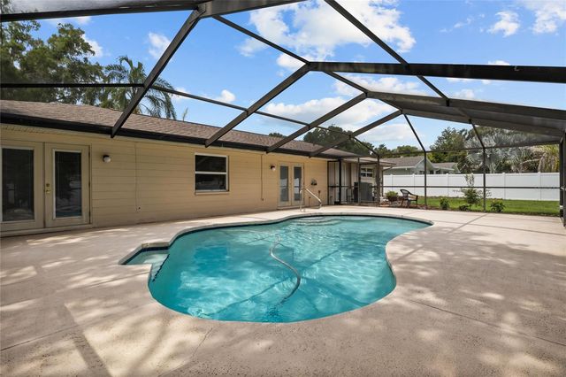 2024 CHARNES COURT, Lakeland, FL 33813
