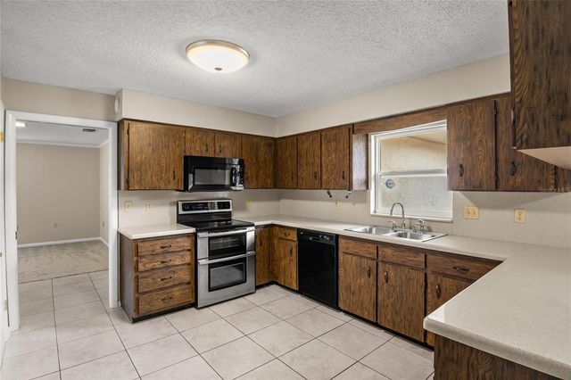 2024 CHARNES COURT, Lakeland, FL 33813