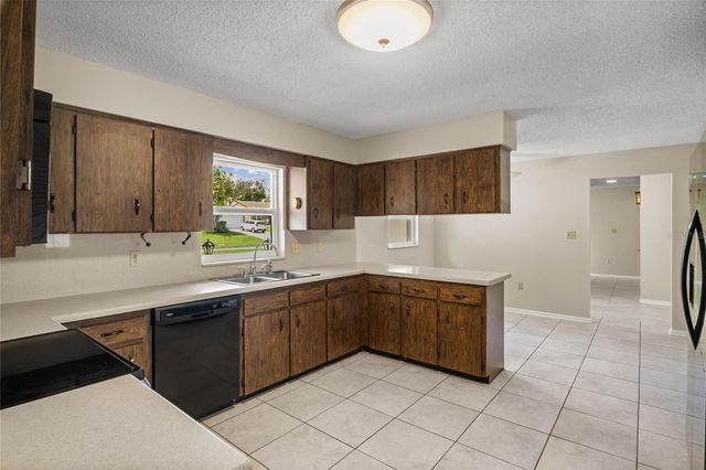 2024 CHARNES COURT, Lakeland, FL 33813