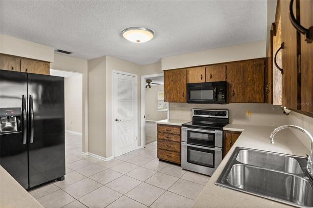 2024 CHARNES COURT, Lakeland, FL 33813
