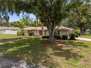 2024 CHARNES COURT, Lakeland, FL 33813