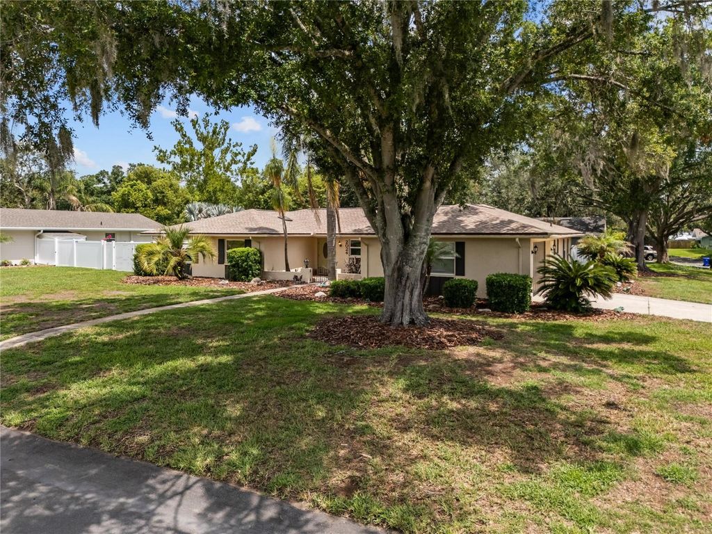 2024 CHARNES COURT, Lakeland, FL 33813