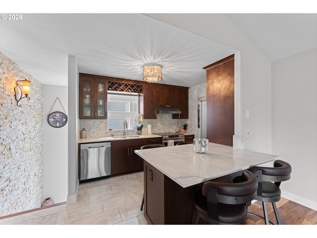 15711 Ne BEECH St 5F, Portland, OR 97230