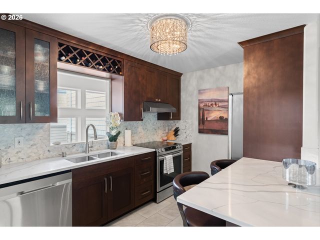 15711 Ne BEECH St 5F, Portland, OR 97230