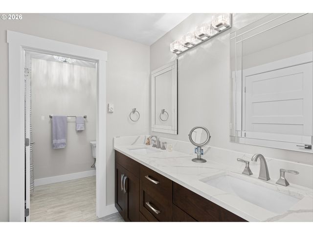 15711 Ne BEECH St 5F, Portland, OR 97230
