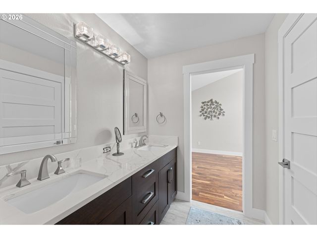 15711 Ne BEECH St 5F, Portland, OR 97230