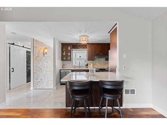 15711 Ne BEECH St 5F, Portland, OR 97230