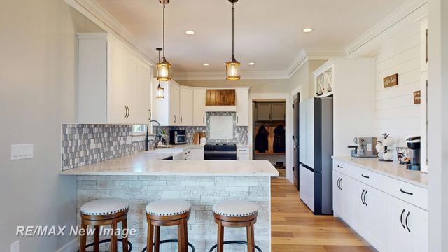 2374 S Thomas Road, Saginaw Twp, MI 48609