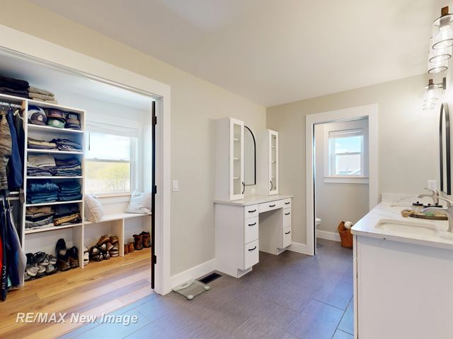 2374 S Thomas Road, Saginaw Twp, MI 48609