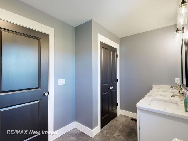 2374 S Thomas Road, Saginaw Twp, MI 48609