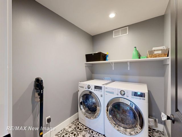 2374 S Thomas Road, Saginaw Twp, MI 48609