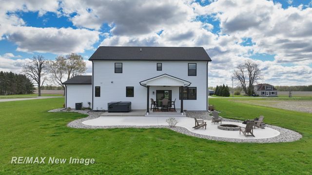 2374 S Thomas Road, Saginaw Twp, MI 48609