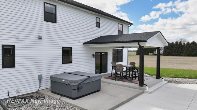2374 S Thomas Road, Saginaw Twp, MI 48609