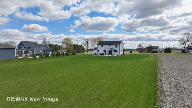 2374 S Thomas Road, Saginaw Twp, MI 48609