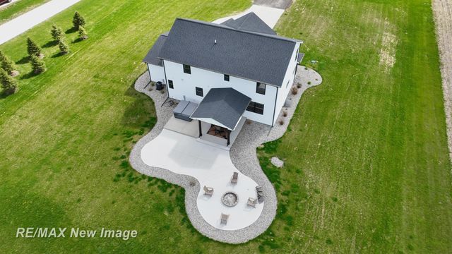 2374 S Thomas Road, Saginaw Twp, MI 48609