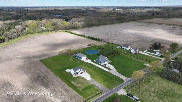 2374 S Thomas Road, Saginaw Twp, MI 48609