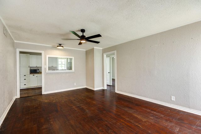 219 Camellia Street, Lake Jackson, TX 77566