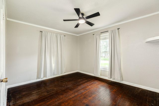 219 Camellia Street, Lake Jackson, TX 77566