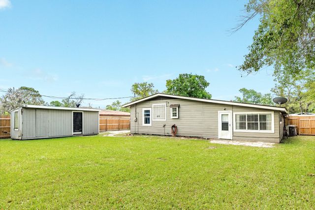 219 Camellia Street, Lake Jackson, TX 77566