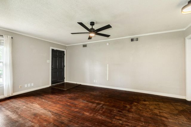 219 Camellia Street, Lake Jackson, TX 77566