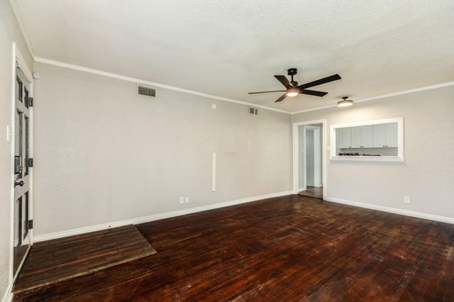 219 Camellia Street, Lake Jackson, TX 77566