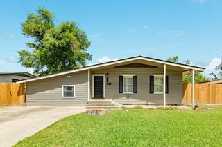 219 Camellia Street, Lake Jackson, TX 77566
