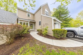 49 Bishops Forest Dr 49, Waltham, MA 02452