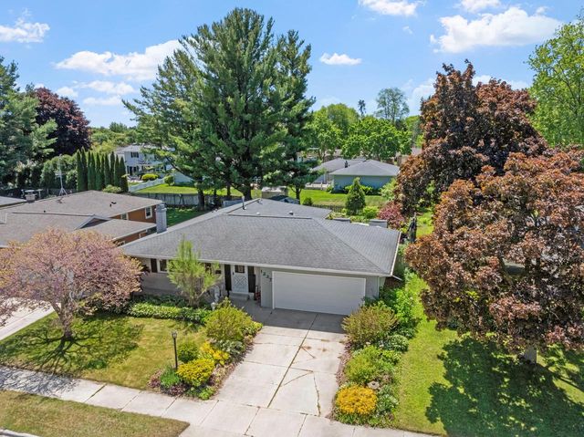 1237 Kaufmann AVENUE, Sheboygan, WI 53081