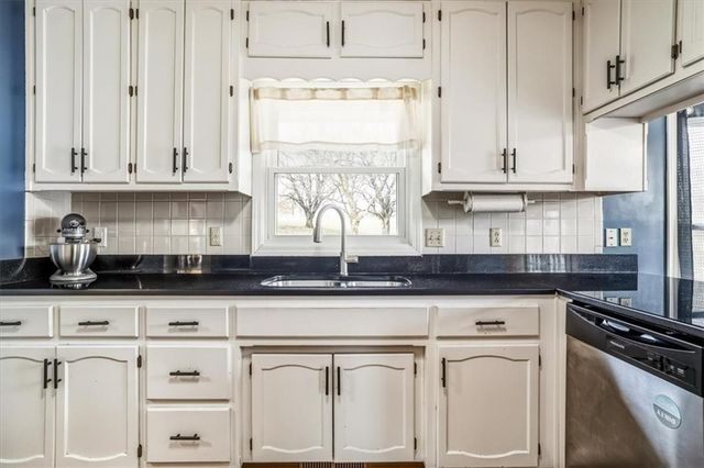 18123 Crestview Circle, Holt, MO 64048