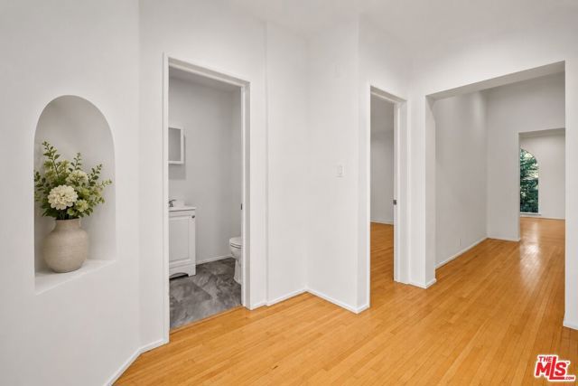 207 S Reeves Drive, Beverly Hills, CA 90212