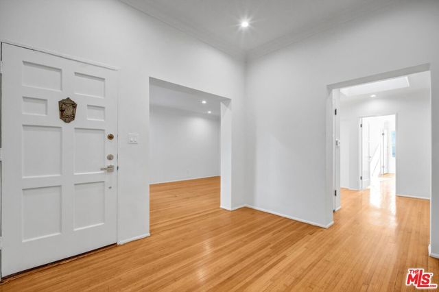 207 S Reeves Drive, Beverly Hills, CA 90212
