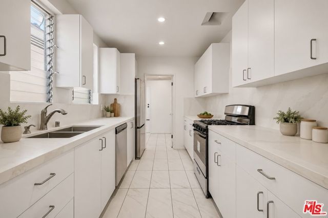 207 S Reeves Drive, Beverly Hills, CA 90212