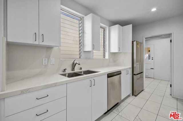 207 S Reeves Drive, Beverly Hills, CA 90212