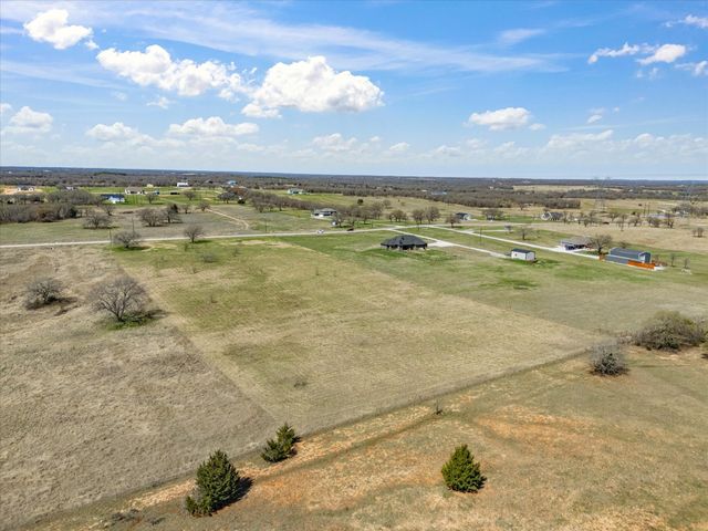 160 Rolling Hills Boulevard, Alvord, TX 76225